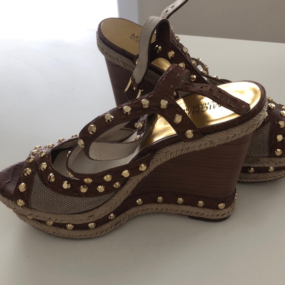 MICHAEL Michael Kors straw and gold stud wedges - Picture 3 of 8